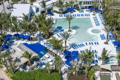 Image de Ocean Village Beachfront Resort - À quelques pas de la plage de nombreuses commodités