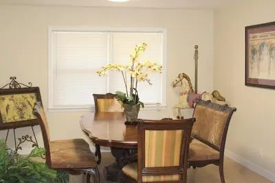 Image de Duncan Home sur le Main près de Gsp et Bmw