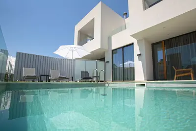 Image de Villa neuve S & K - Villa K, à 150m de la plage de Kalamaki & 5. à 5 km de Chania