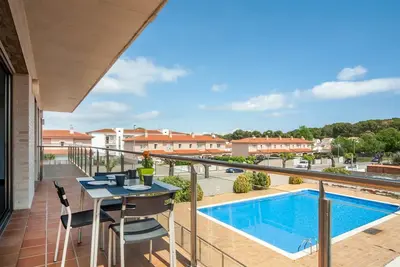 Image de Appartement avec piscine communautaire, proche de la plage-Hutg-000230