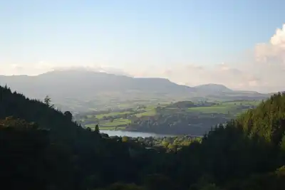 Image de Conversion de grange avec vue imprenable sur le lac Bala