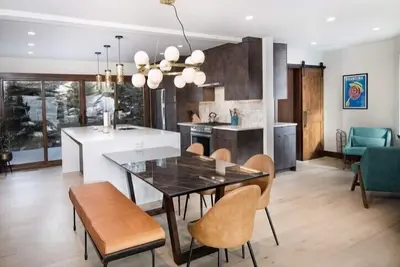 Image de 3 lit / 2 ba Homestead privé maison butée espace ouvert. Idéal pour les familles et les chiens.