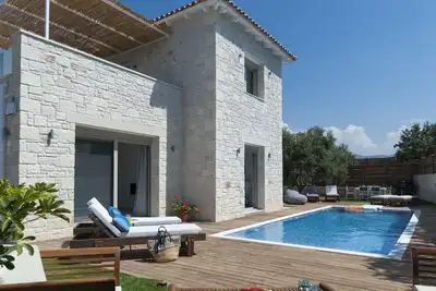 Image de Villa Prima-4bedroom villa, 3 salles de bains, piscine chauffée et jacuzzi avec vue sur la mer!
