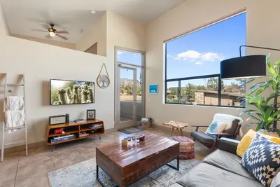 Loft cool et artistique avec des vues sur Red Rock et un confort frais