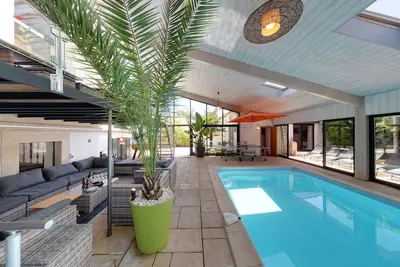 Image de Villa 4* vue mer plage piscine intérieure privée chauffée jacuzzi sauna billard