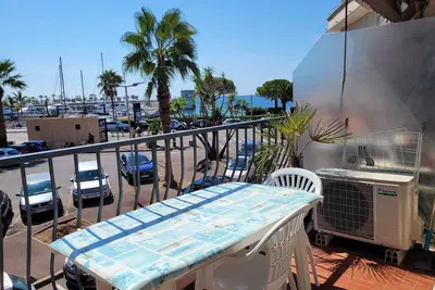 Image de 100mde la plage, et centre de Saint-Raphael