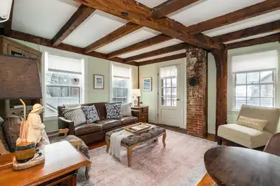 Image de Les quartiers des capitaines, 2br Heart of Bearskin Neck, Rockport. Appartement entier