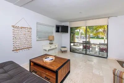 Image de Playalido Unit # 5 127 Cleveland Dr.