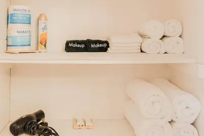 Image de 1 or 3 Bedroom Apartment with Full Kitchen