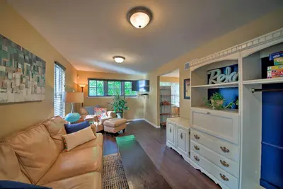 Image de Nouveau! Rue calme Charles Cottage sur 4 acres de terre!