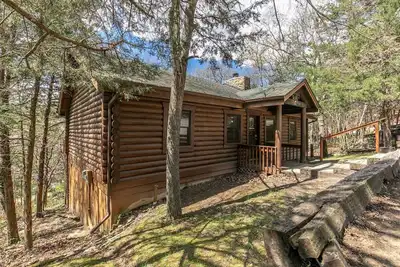 Image de Incroyable cabine située dans un complexe à service complet!
