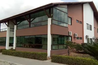 Image de Bonjour je suis plat 201 du bloc 16, premier étage, printemps avec Varandão