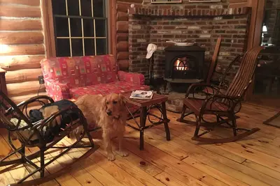 Image de Historic Eagles Mere-5 minutes à pied de Laurel Path, lac, boutiques, Em Inn, Pub suite