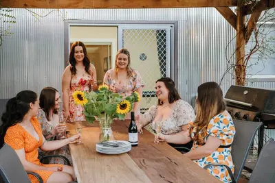 Image de Détendez-vous ici après votre visite viticole Mudgee avec Mudgee Explorer Tours.