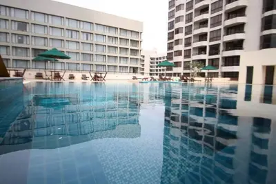 Image de 1-Br Apt. le 9 Fl. du premier complexe Crescat au cœur de Colombo, Sl.
