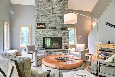 Image de Luxe Becket Home sur 11 acres W / bassin de natation!