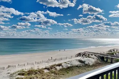Incroyable Oceanfront 2 Bedroom, Spr-Spa2j à Litchfield by the Sea avec piscine