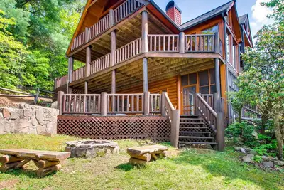 Image de Amazing Grace est un chalet spacieux et luxueux.