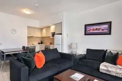 Image de Appartement bien équipé avec balcon et vue magnifique