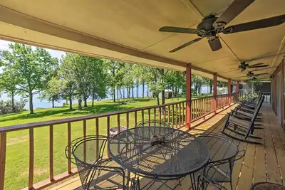 Image de Nouveau! Waterfront Springville House sur le lac Kentucky