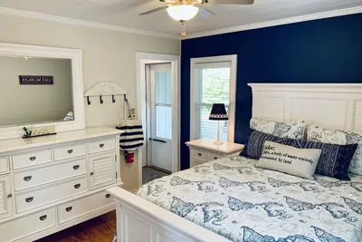 Image de Nesting Nautique Au Coeur Du Centre-Ville De Saugatuck Avec ACCÈS Piscine Et Hot Tub