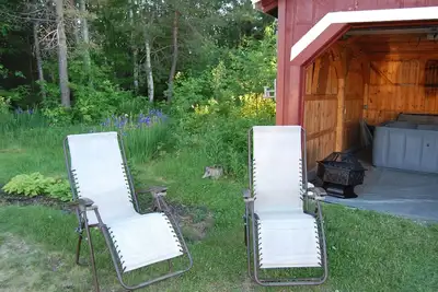 Image de Retraite rouge au mont. Washington avec un nouveau jacuzzi pour 6 personnes