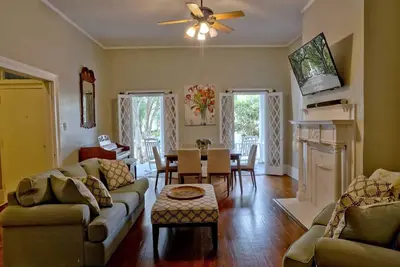 Image de Belle 6 Bed, 5 Bath Historic Savannah Home