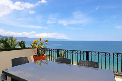 Image de Puerto Vallarta, Penthouse, centre-ville, plage, golf, plusieurs unités, groupes bienvenus