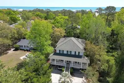 Profitez de Deetjen et de son grand plan d'étage ouvert. La plage de North Litchfield préférée!