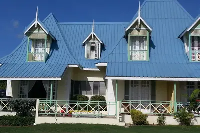Image de Trois chambres avec 3 salles de bains et demi, Tobago Villa avec vue panoramique sur la mer