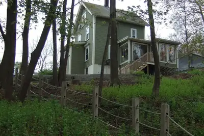 Image de Maison historique dans un paradis naturel près du train de banlieue vers Boston