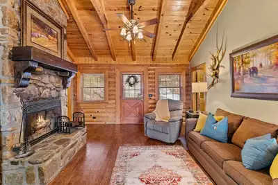 Image de Le luxe au cœur de Branson - Suites 2 chambres, piscine intérieure, foyer, bains à remous - 165