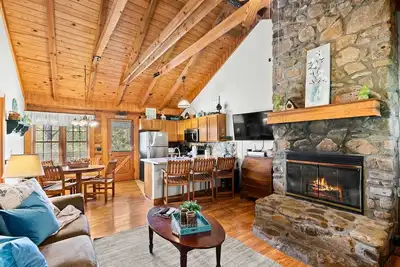 Image de Cabane 2 chambres en rondins de luxe à Branson Woods - Animaux acceptés, Trois piscines, spacieux-167