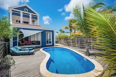 Image de Villa tropicale avec piscine privée - Maison de vacances en famille!