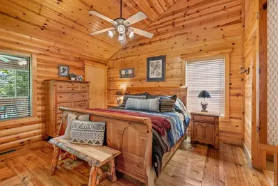 Image de Cabane de Luxe - Lit King, Cuisine Complète, Cheminée, Vues Boisées