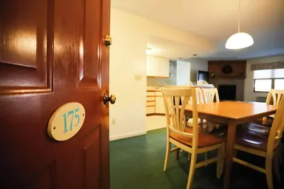 Image de Super endroit pour 8 personnes pour 2 familles ou 2 couples avec des quartiers séparés!