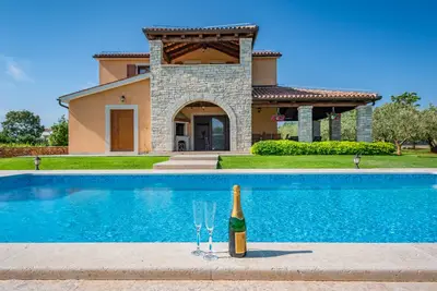 Image de Belle villa Oliveta sur 23 000 m2 de propriété avec des oliviers