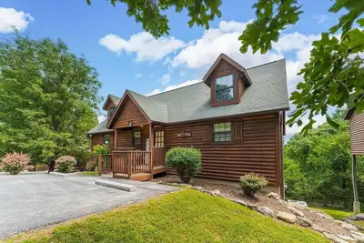 Image de Beautiful Cabin - Incredible Amenities, 3 chambres, 2 salons, 3 piscines - 18