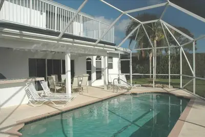 Image de 4 Br/3 Ba Villa, Private Pool - Near Chabad