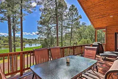 Image de Nouveau! Lakefront Cabin w / 3 Decks et des vues incroyables!