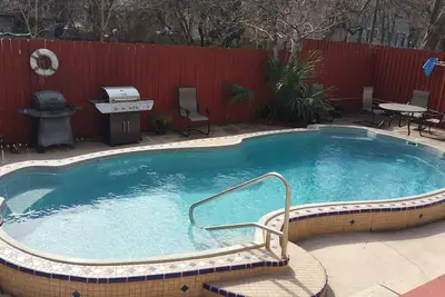 Image de Fantastique condo du centre-ville avec piscine! à Savannah