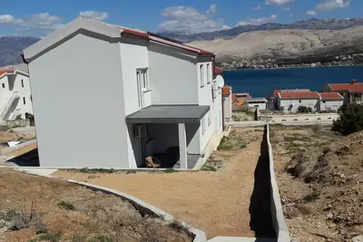 Image de Appartements à louer à Pag en été