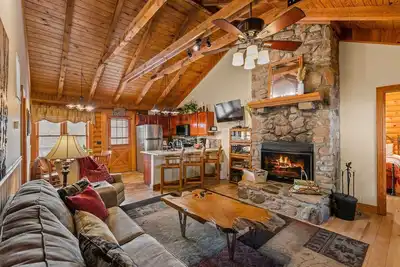 Image de Cabine Branson Woods récemment rénovée - 2 chambres, bains à remous, luxe dans les Ozarks-168