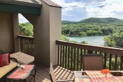 Image de Condo de luxe 2 chambres Eagles Nest - Piscine intérieure, près de Silver Dollar City, vues incroyables!