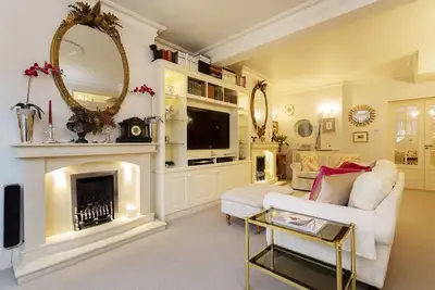 Image de Kingwood Comfort. - Trois Chambres Maison, Couchages 6