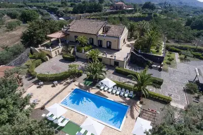 Image de Villa San Gerardo - Villa historique avec piscine privée avec vue sur l'Etna et vue sur la mer