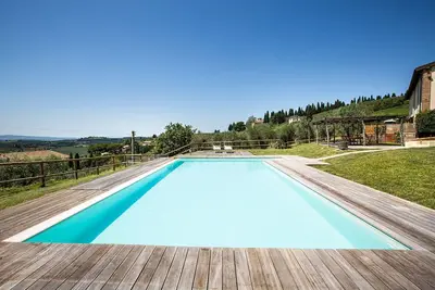 Image de Bel appartement avec Wifi, piscine, climatisation et Tv, près de San Gimignano