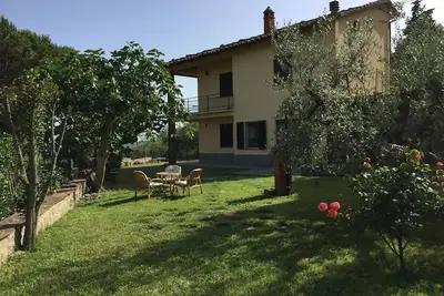 Casa di Vittoria immergé dans le coeur de la campagne toscane entourée d'oliveraies