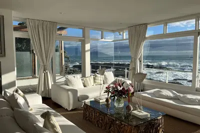 Image de A beautifull beach house with the best view in the world, load shedding free