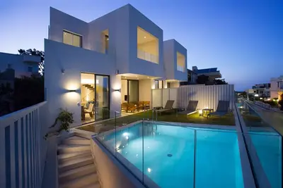 Image de Villa Stathis neuve, à 150 m de la plage de sable